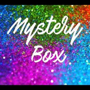 🌸🌸🌸 CLOTHING MYSTERY BOX $400 VALUE 🌸🌸🌸